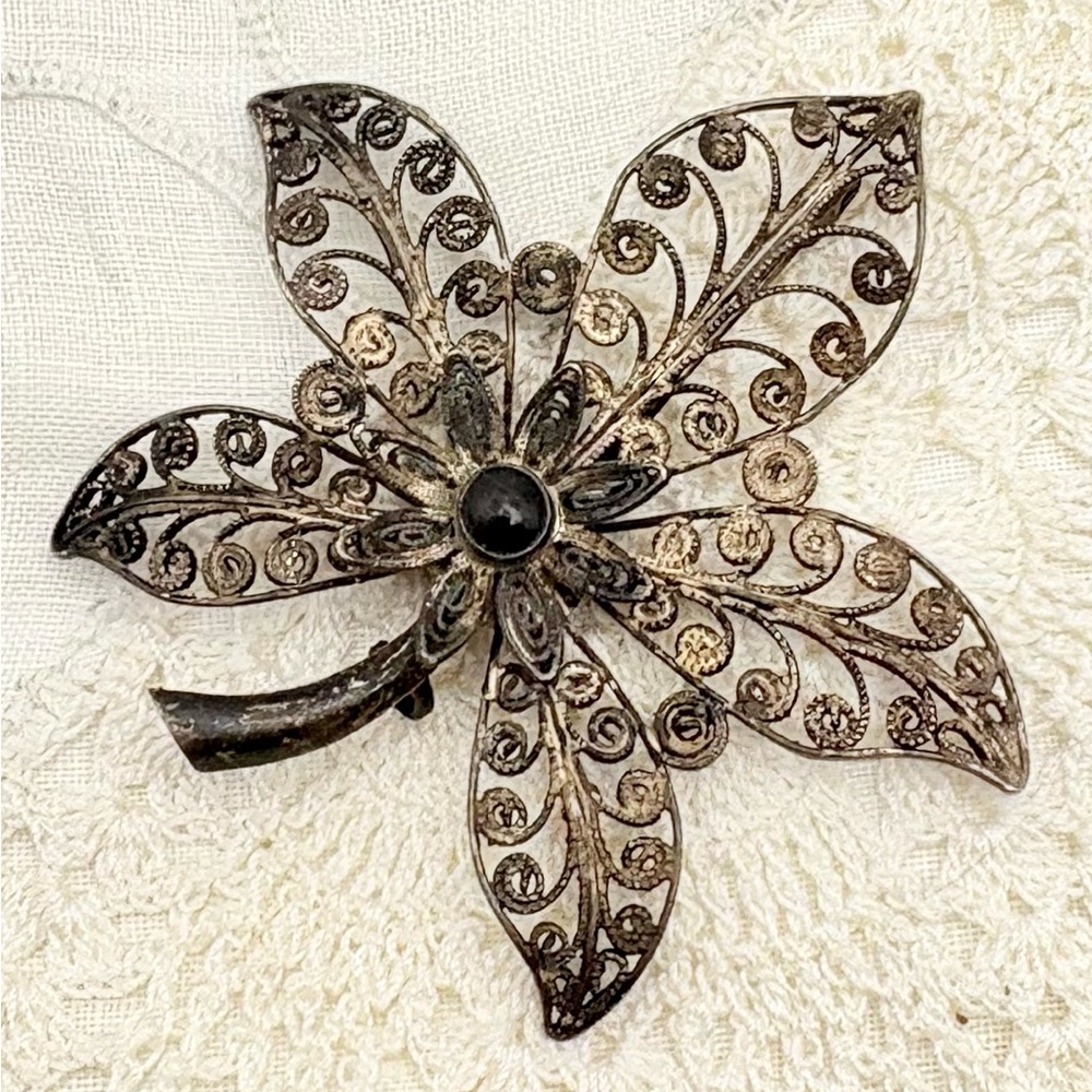 Antique Cannetille Spun Silver Filigree Flower Brooch